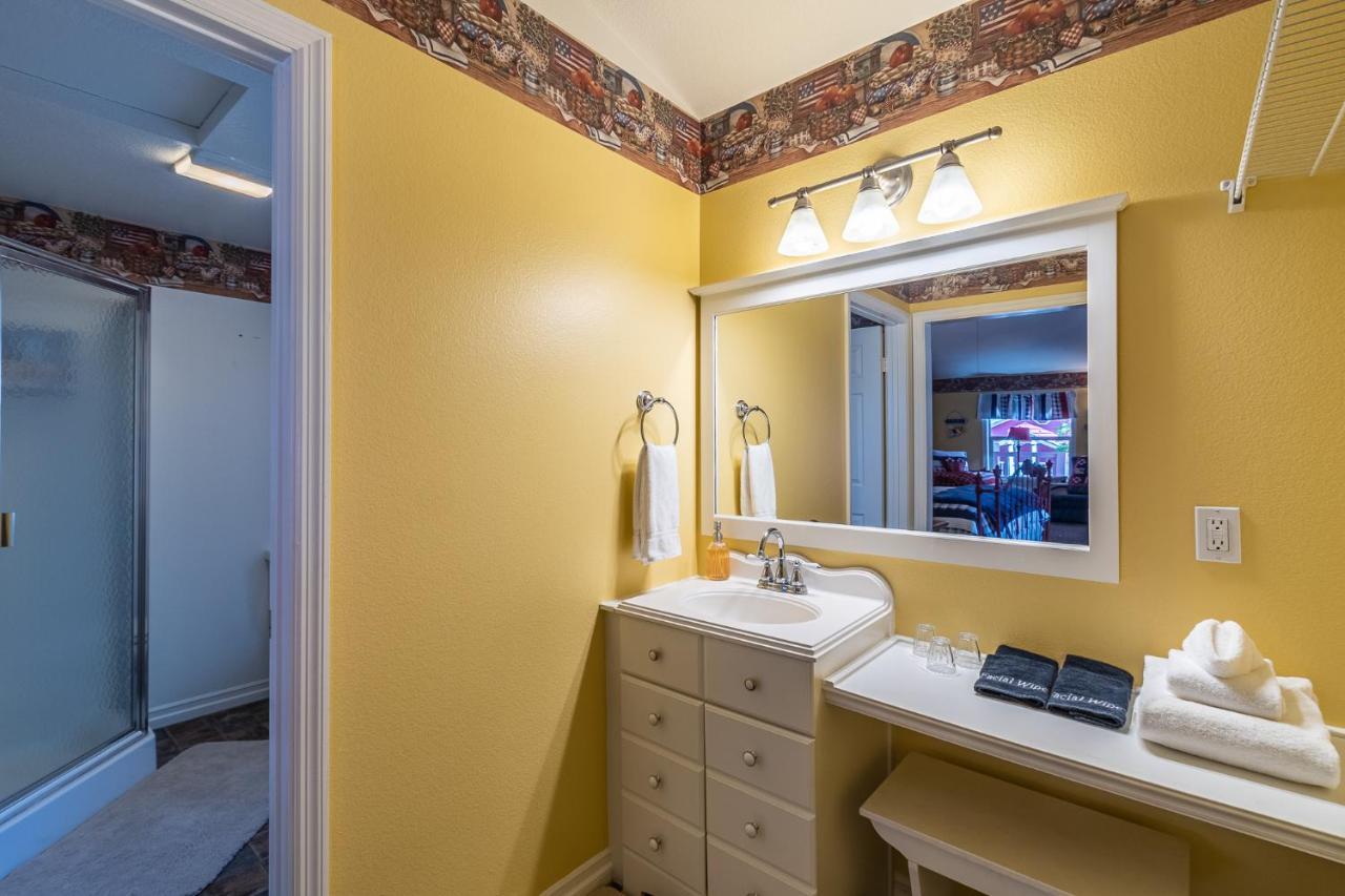 Quadruple Room with Bathroom